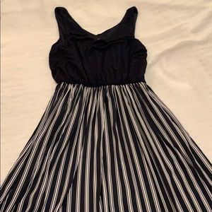 3/$15 💕 Loft Blue and Striped Dress